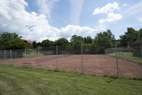 Tennisplatz (1,3km entfernt)