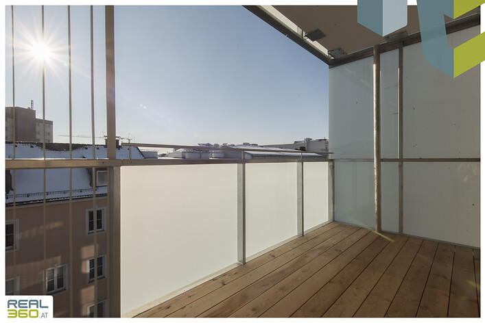Teilweise mit Loggia
