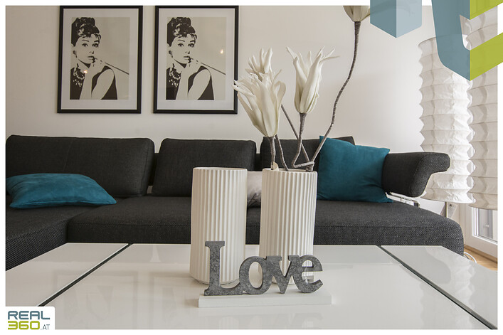 Wohnzimmer (Foto: Musterwohnung)